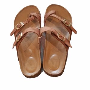 Girl's sandals